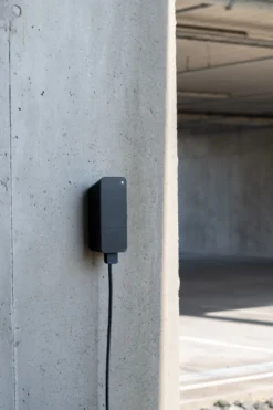 Amina S 32A ladeboks, 22 kW, 3-faset, inkl. 6 meter kabel, sort