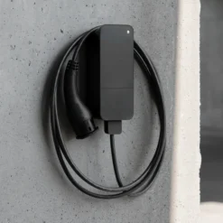 Amina S 20A ladeboks, 11kW/13,8 kW, 3-faset, inkl. 6 meter kabel, Zigbee, sort