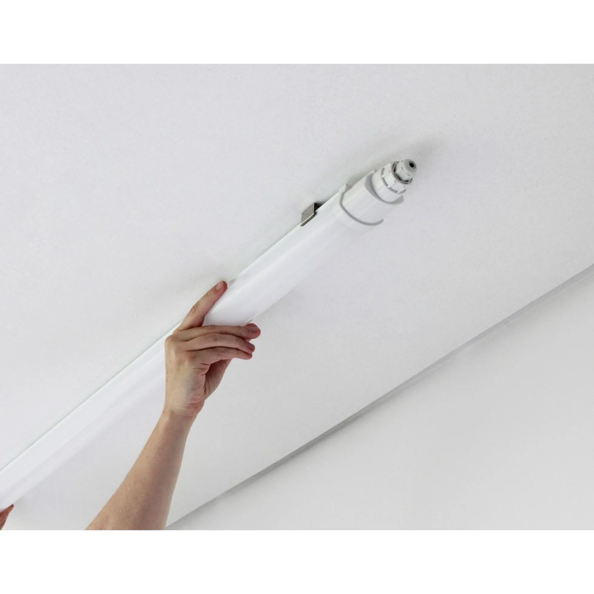 150 cm 48W vandtæt komplet LED armatur, gennemfortrådet, IP65, kold kulør