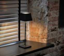 Conexos, bordlampe på batteri, indendørs/udendørs, opladelig, dæmpbar - Nordtronic