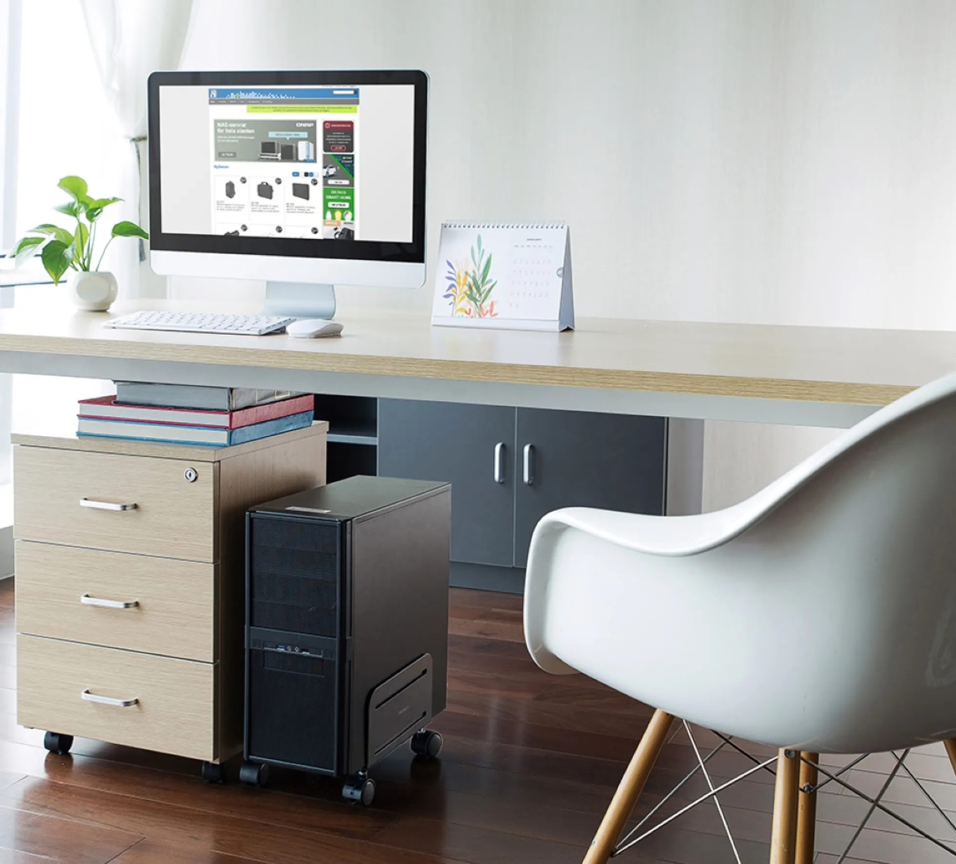 DELTACO OFFICE CPU stand, universal, mobil, sort