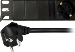 DELTACO strømskinne med 6 schuko jord (side jord), 3 meter ledning, sort