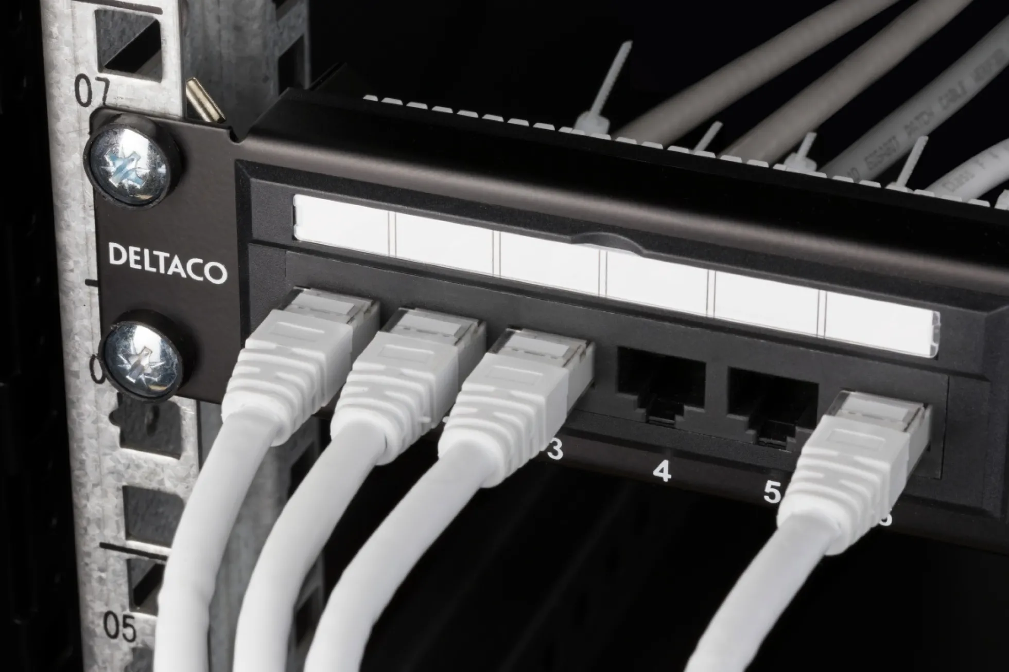 DELTACO UTP patch panel, 24xRJ45, Cat6, krone terminal, 1U, 19", sort