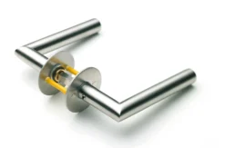 Dørgreb G-form, med roset, 40-65 mm, Ø18, monteret massiv roset Ø50x2mm