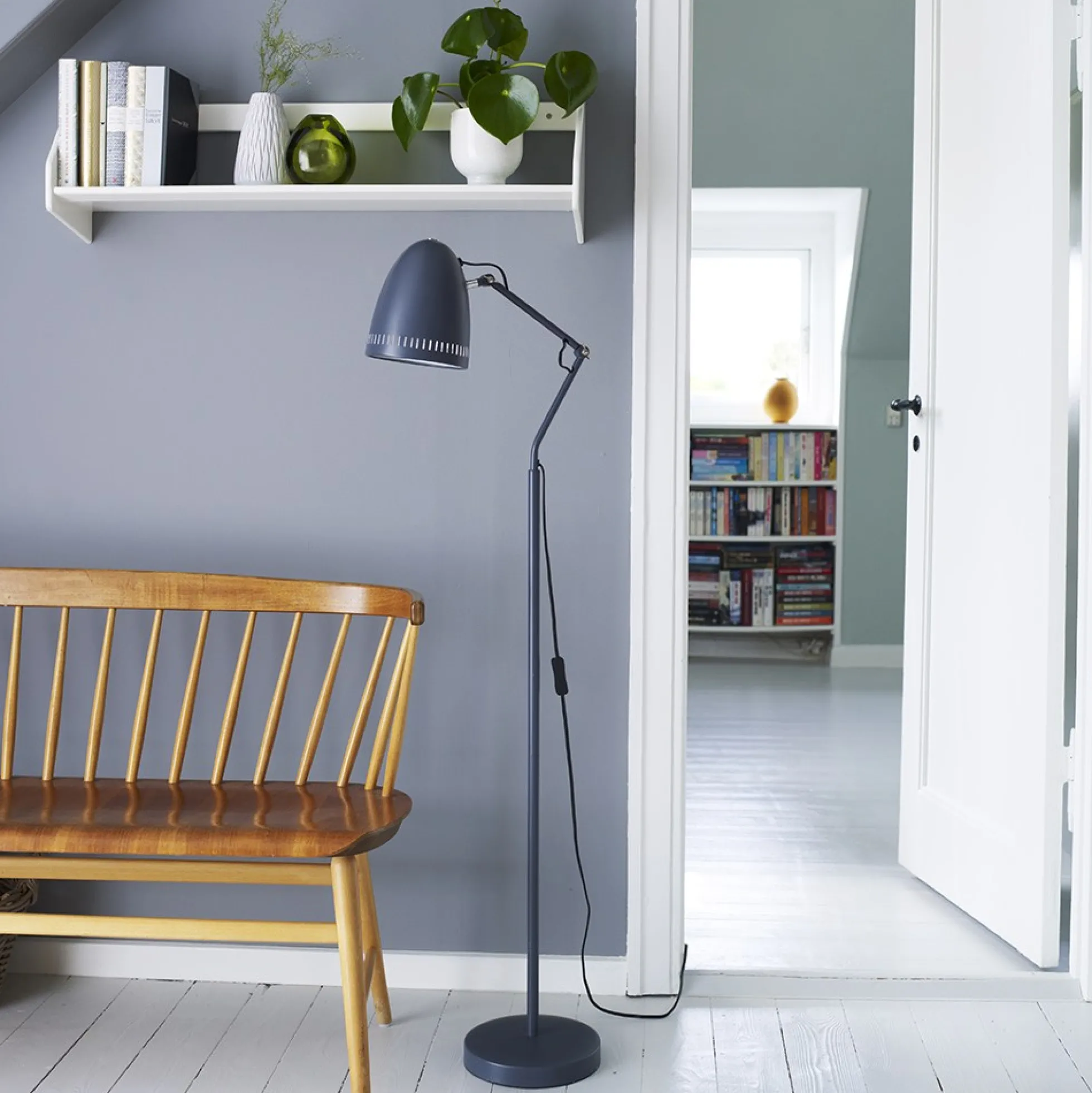 Dynamo gulvlampe, E14, H139, Ø16, mat sort - Superliving
