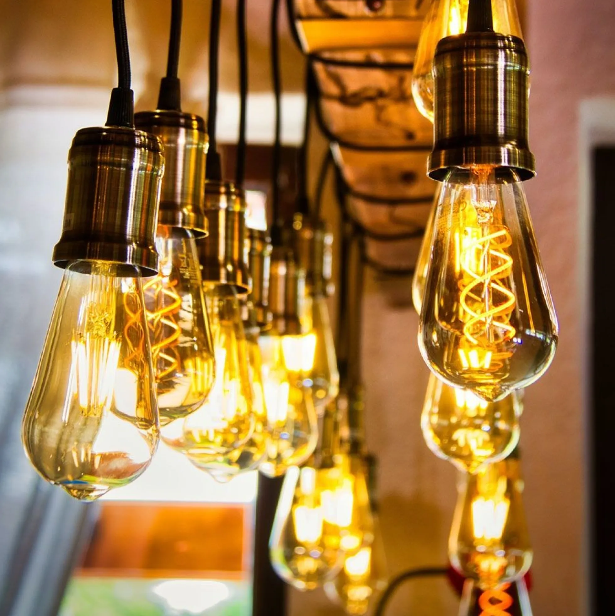 E27 4W LED pære, ST64, spiral filament, amber glas, flicker free, Dæmpbar, 2200K (udgået)