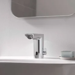 Grohe Bau Cosmopolitan E håndvaskarmatur, berøringsfri, 230V, krom
