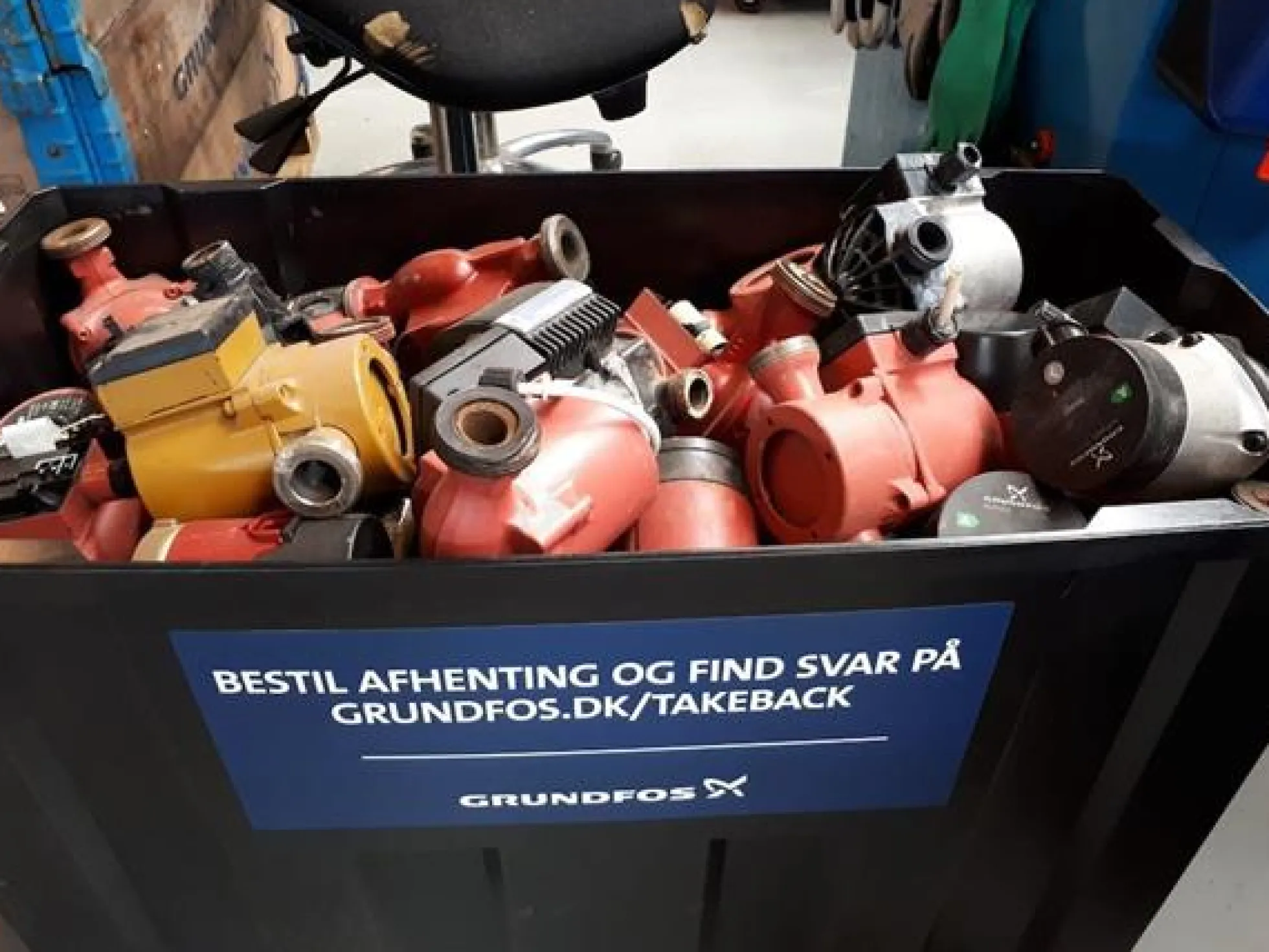 Grundfos Alpha2 25-40 N 180, 1x230V, 1 1/2" tilslutning, rustfrit stål