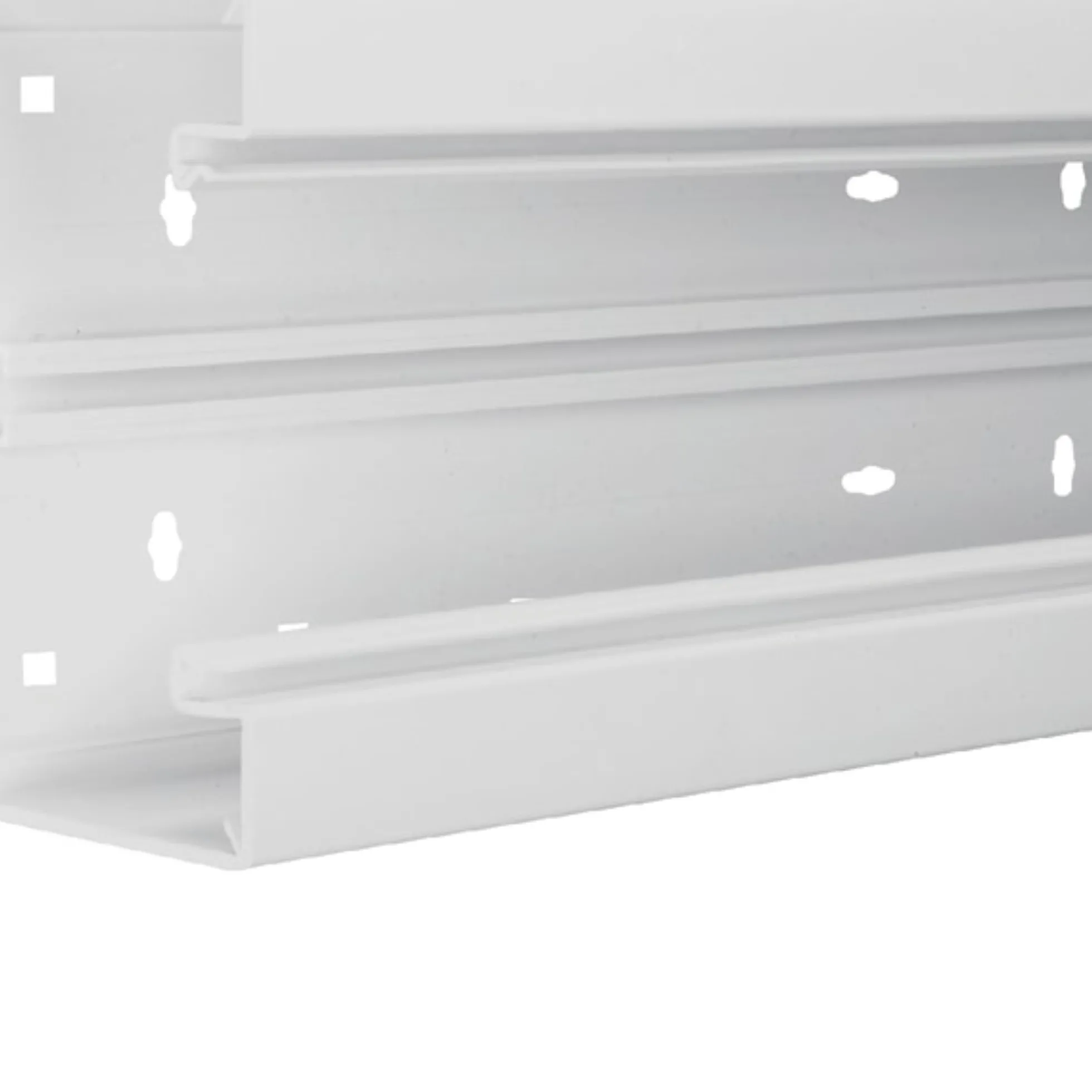 Installationskanalbund BR65170 i plast, 68x170mm, RAL 9016 - 2 meter