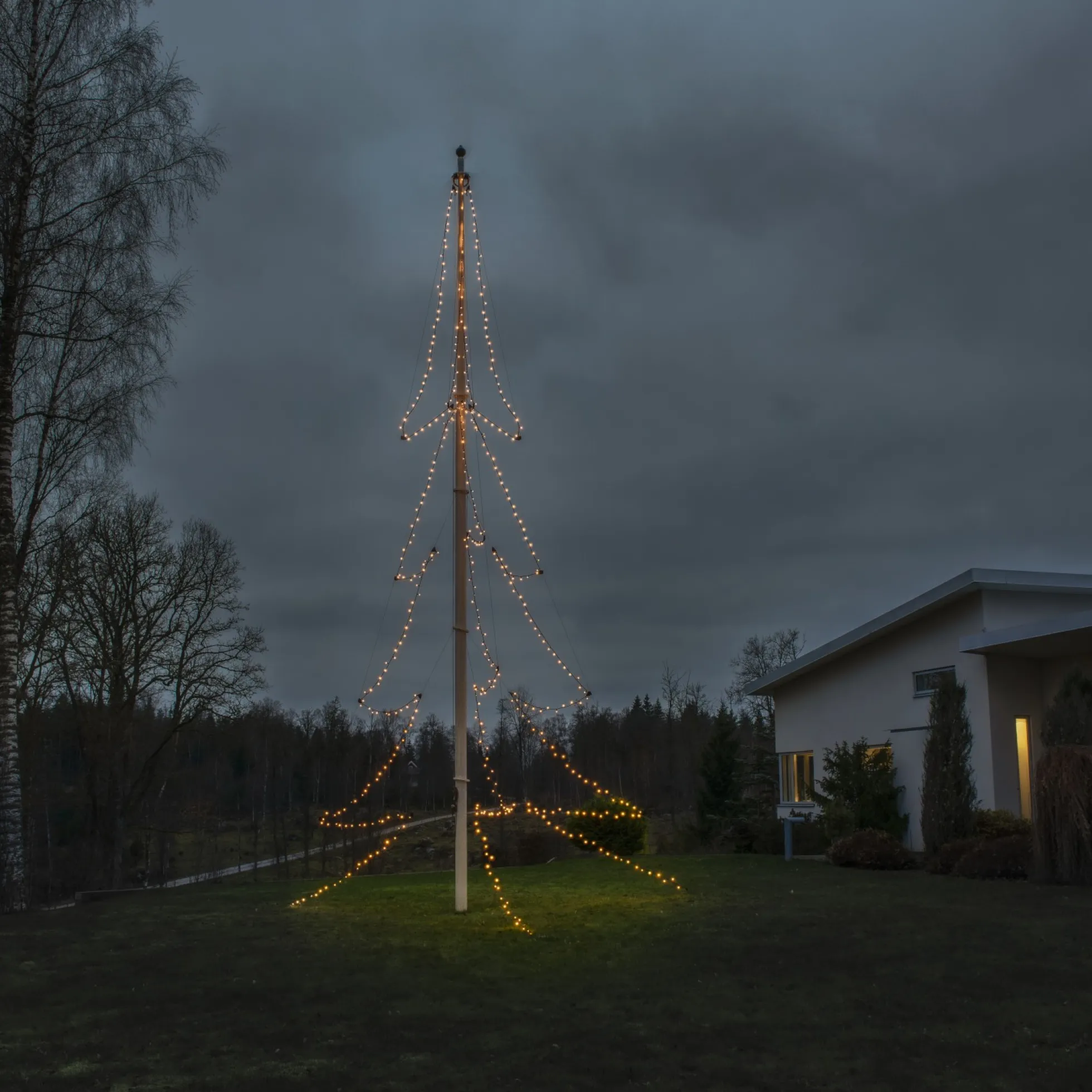 Konstsmide flagstangskæde, 3x136 LED, 19 meter