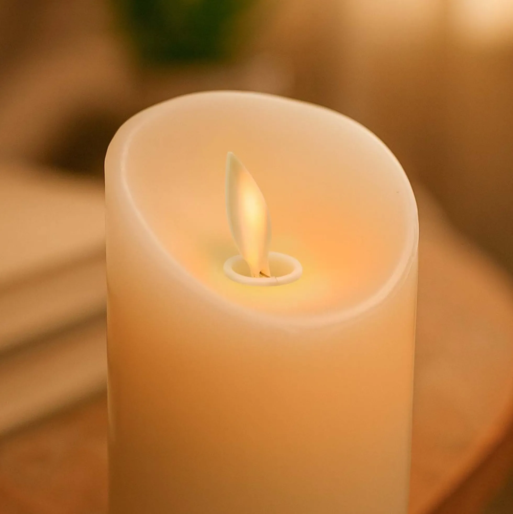 LED bloklys med bevægelig flamme, hvid, 3 stk, Ø7,5 cm, inkl. fjernbetjening og timer, 10/15/20 cm høj, ægte stearin