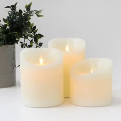 LED bloklys med bevægelig flamme, hvid, Ø10 cm, 3 stk, inkl. fjernbetjening og timer, ægte stearin