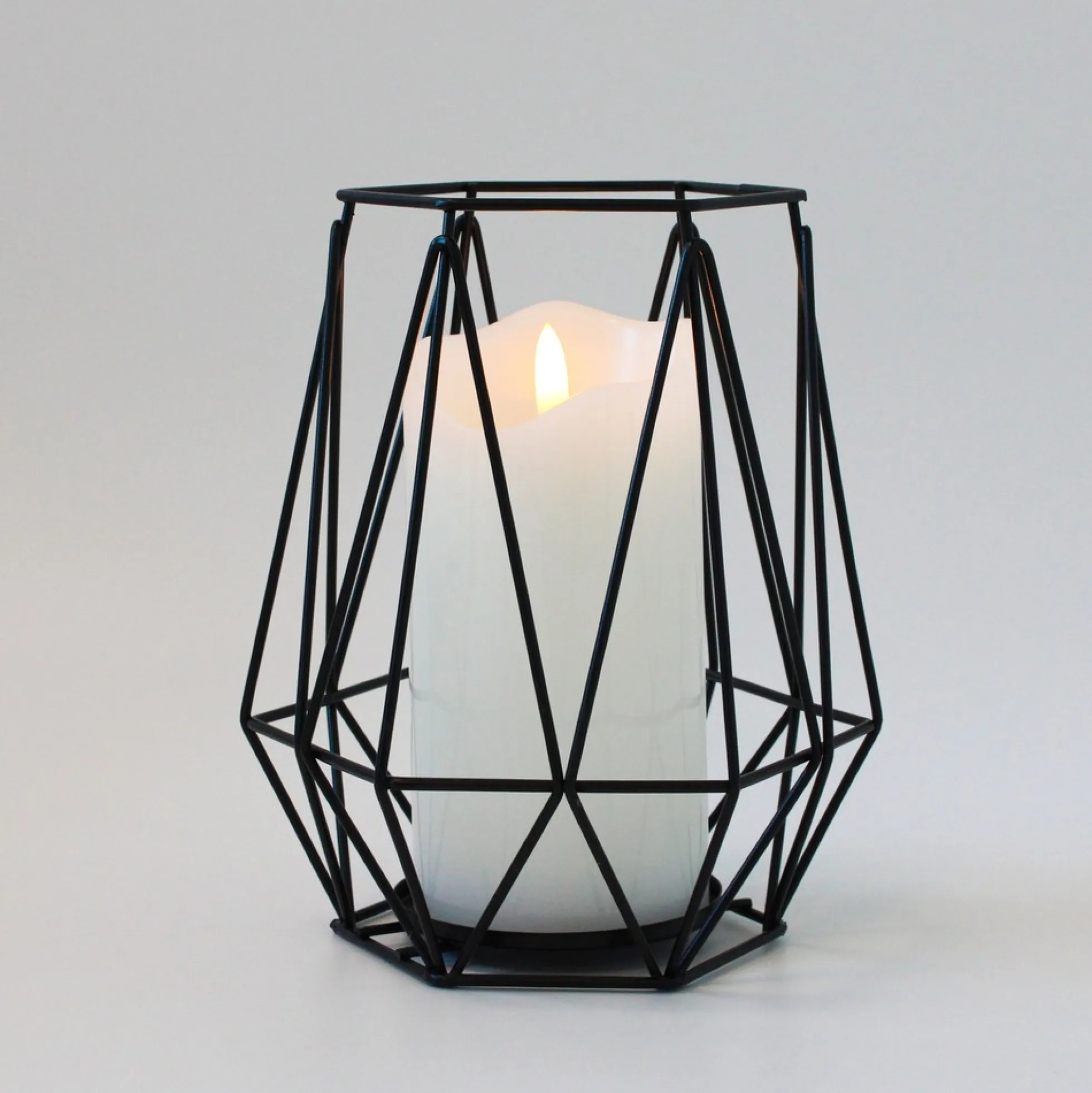 LED bloklys med flammeeffekt, hvid, 15 cm høj, Ø7,5 cm, fjernbetjening, timer, ægte stearin