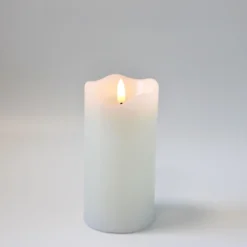 LED bloklys med flammeeffekt, hvid, 15 cm høj, Ø7,5 cm, fjernbetjening, timer, ægte stearin
