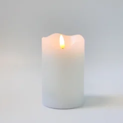 LED bloklys med flammeeffekt, hvid, 12,5 cm høj, Ø7,5 cm, timer, ægte stearin