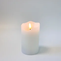 LED bloklys med flammeeffekt, hvid, 12,5 cm høj, Ø7,5 cm, timer, ægte stearin