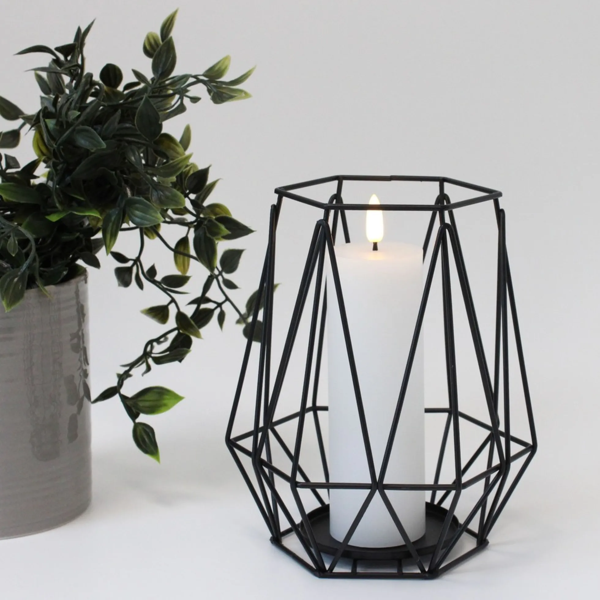 LED bloklys med flammeeffekt, hvid, 15 cm, fjernbetjening og timer - Ægte stearin, Ø5 cm