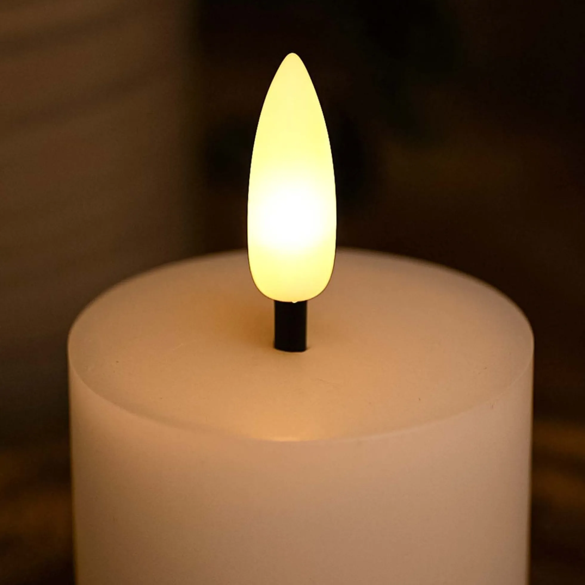 LED bloklys med flammeeffekt, hvid - 2 stk, inkl. fjernbetjening og timer, 7,5 cm høj, Ø5 cm, ægte stearin