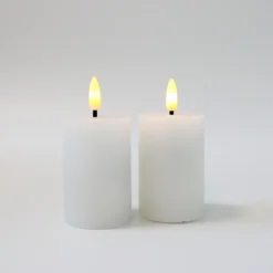 LED bloklys med flammeeffekt, hvid - 2 stk, inkl. fjernbetjening og timer, 7,5 cm høj, Ø5 cm, ægte stearin