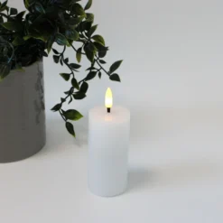 LED bloklys med flammeeffekt, hvid, 10 cm høj, Ø5 cm, fjernbetjening, timer, ægte stearin