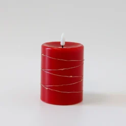 LED bloklys med lyskæde, flammeeffekt, rød stearin, 10 cm høj, Ø7,5 cm, fjernbetjening