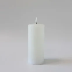 LED bloklys med smelte-look og flammeeffekt, 17,5 cm, inkl. fjernbetjening, timer og ægte stearin