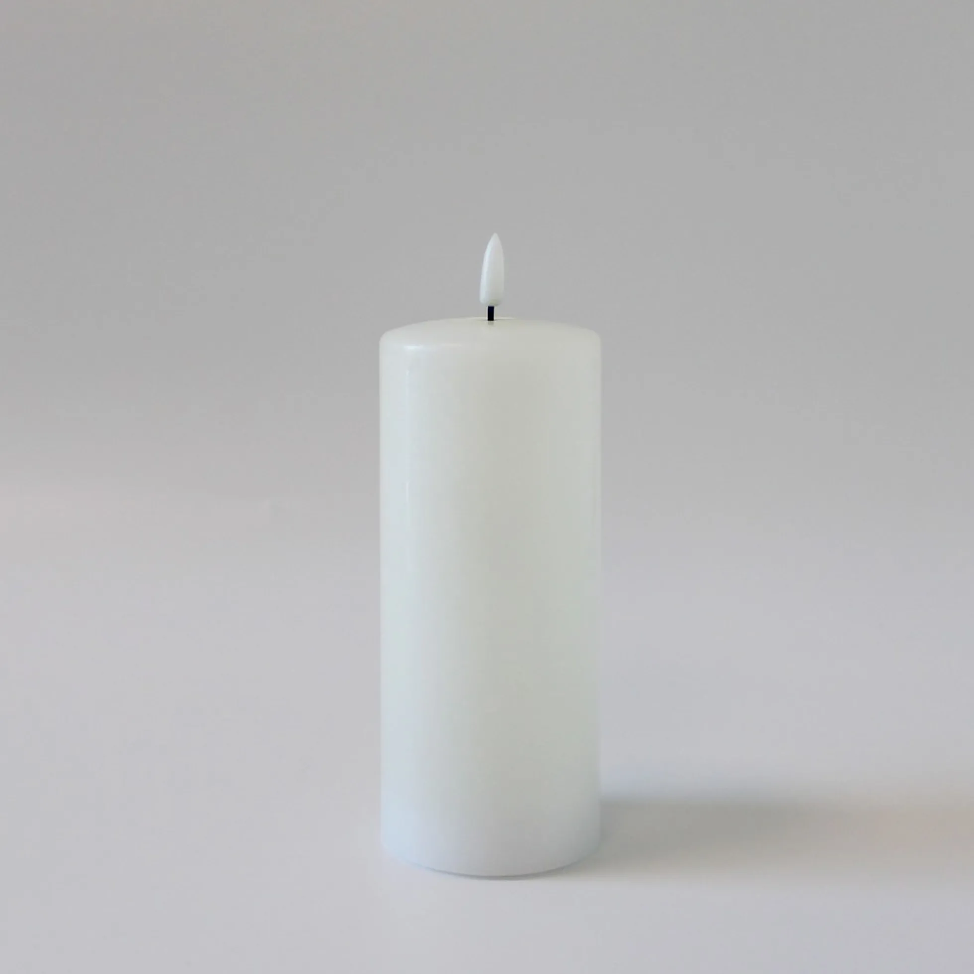 LED bloklys med smelte-look og flammeeffekt, 17,5 cm, inkl. fjernbetjening, timer og ægte stearin