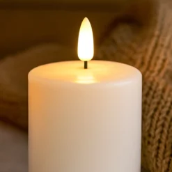 LED bloklys med smelte-look og flammeeffekt, 17,5 cm, inkl. fjernbetjening, timer og ægte stearin