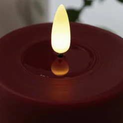 LED bloklys med smelte-look og flammeeffekt, bordeauxrød, 12,5 cm høj, Ø7,5 cm, fjernbetjening