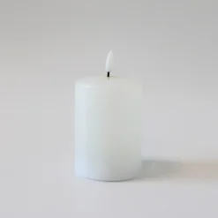 LED bloklys med smeltet look og flammeeffekt, 10 cm, Ø7,5 cm, inkl. fjernbetjening