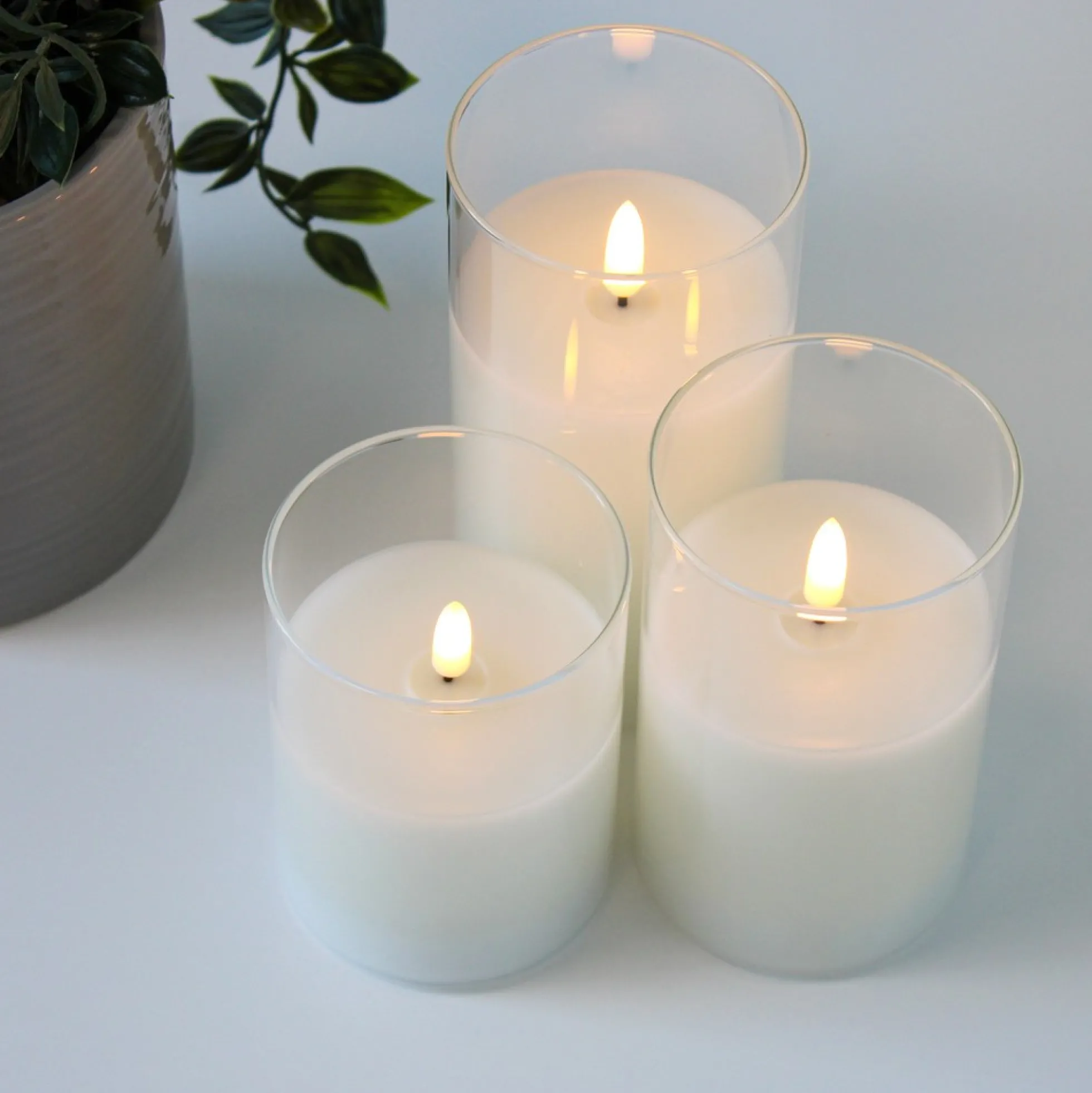 LED bloklys sæt i glas med flammeeffekt, 3 stk - Inkl. fjernbetjening og timer, højde 10/12,5/15 cm, ægte stearin