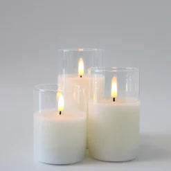 LED bloklys sæt i glas med flammeeffekt, 3 stk - Inkl. fjernbetjening og timer, højde 10/12,5/15 cm, ægte stearin