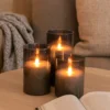 LED Bloklys sæt i røgfarvet glas Ø7,5cm, 3 stk, med flammeeffekt - Inkl. fjernbetjening og timer, 10/12,5/15cm høj, ægte stearin - LEDlife