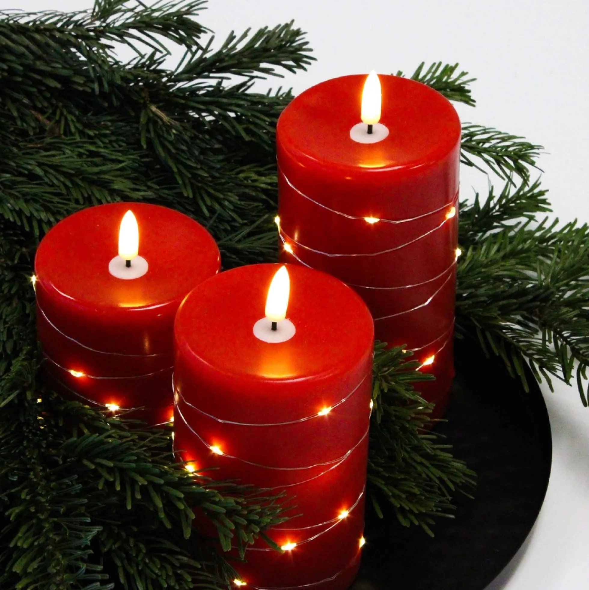 LED bloklys sæt med flammeeffekt og lyskæde, rød, Ø7,5 cm, 10/12,5/15 cm, fjernbetjening, timer, ægte stearin
