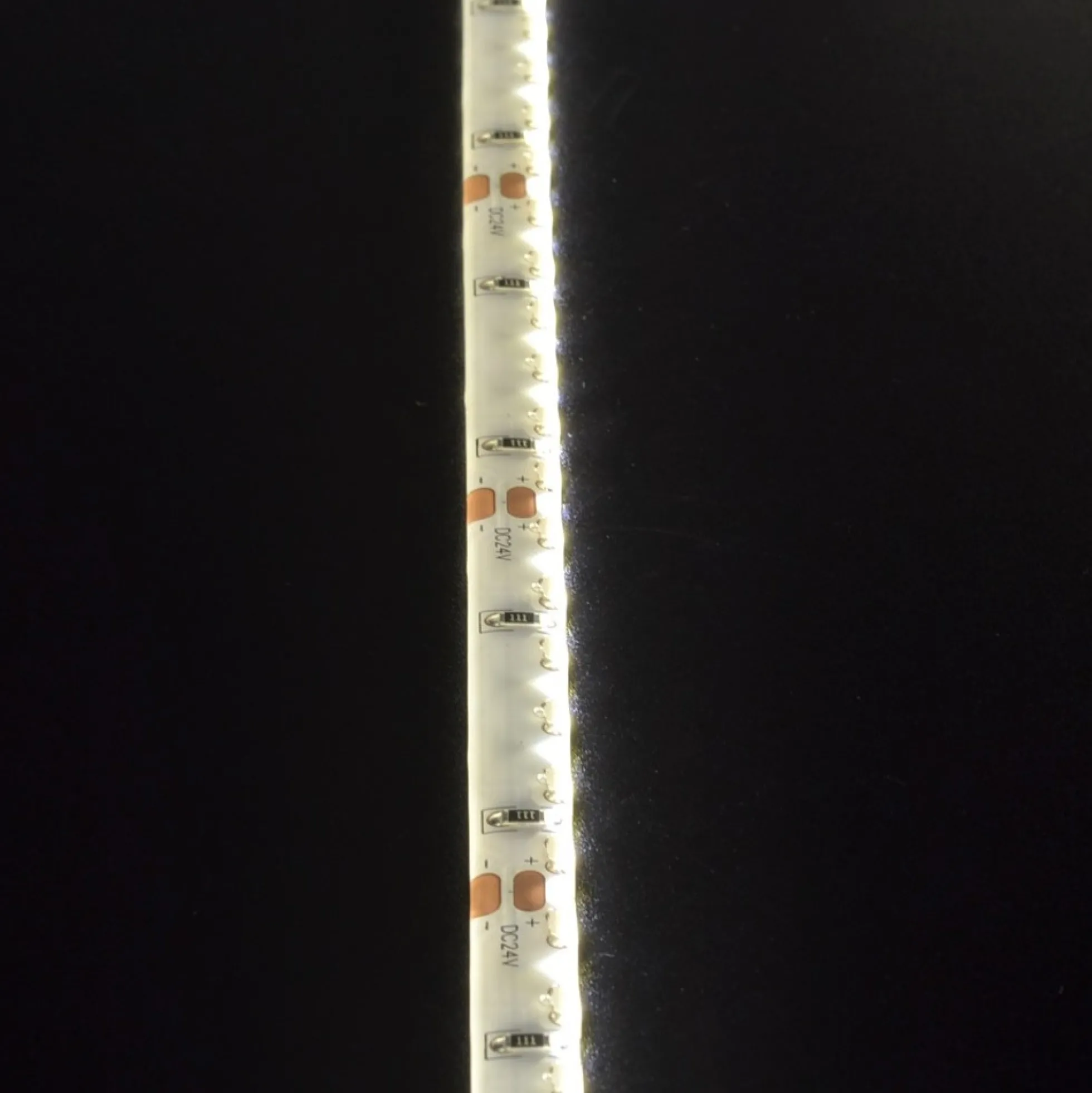 LEDstrip lyskæde 5m, 11W/m, IP65, 24V, 120 LED pr. meter (restsalg)