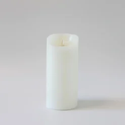 LED XL Bloklys med flammeeffekt og fjernbetjening, hvid, Ø10 cm, 22,5 cm høj, timer, ægte stearin