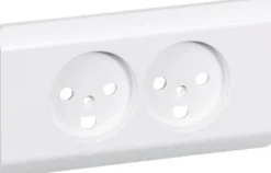 LK OPUS® 66, Afdækning til vandret dobbelt stikkontakt med jord og integreret ramme, 2 modul – Lauritz Knudsen