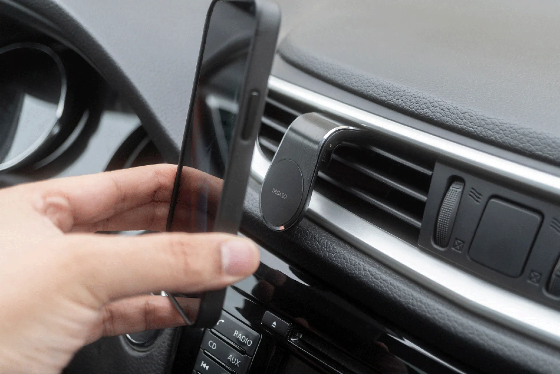 Magnetisk bilholder, vinklet luftventilmontering, sort