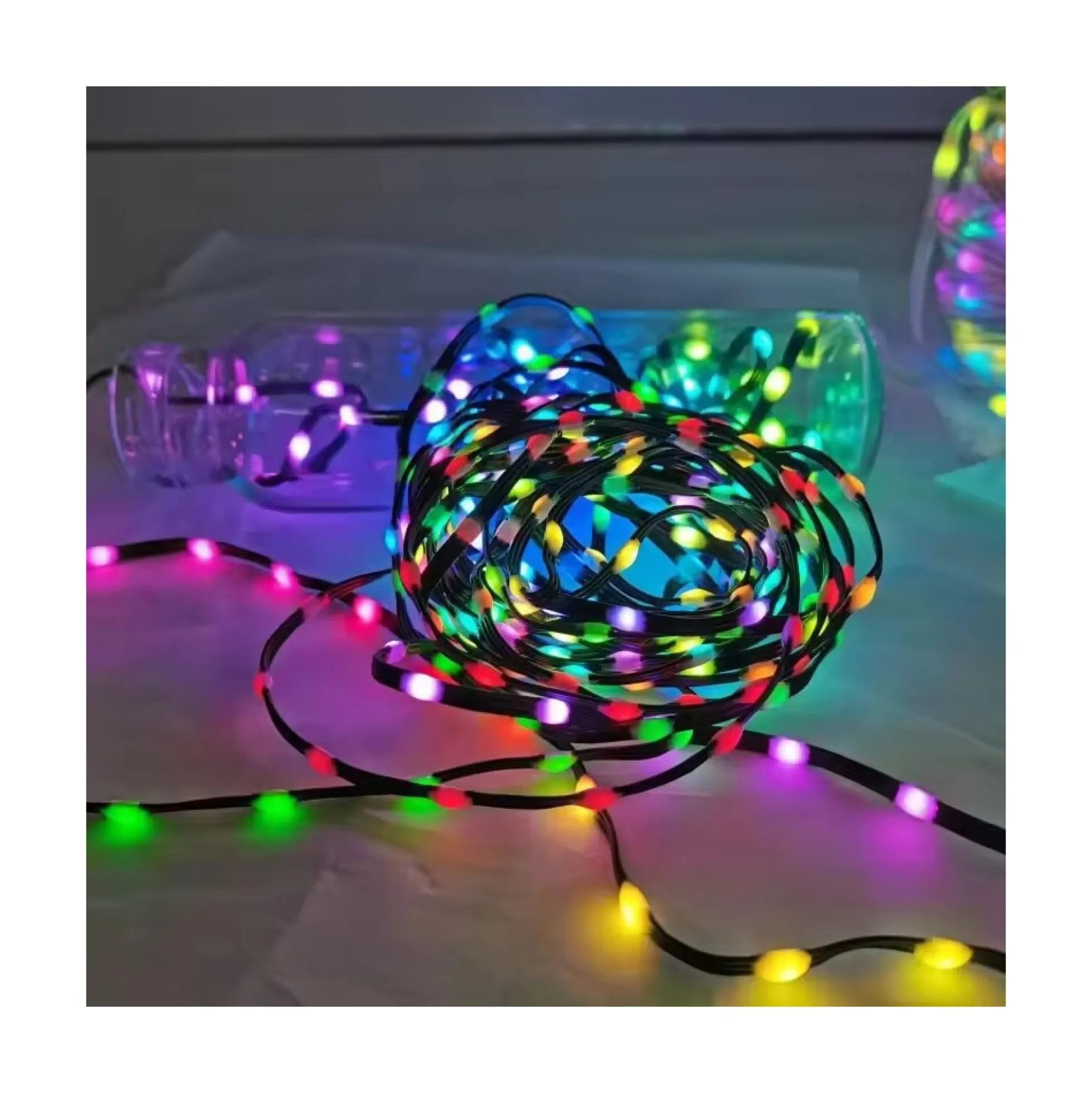 10 meter RGBIC LED lyskæde, 100 LED, grøn ledning, fjernbetjening, Bluetooth, USB