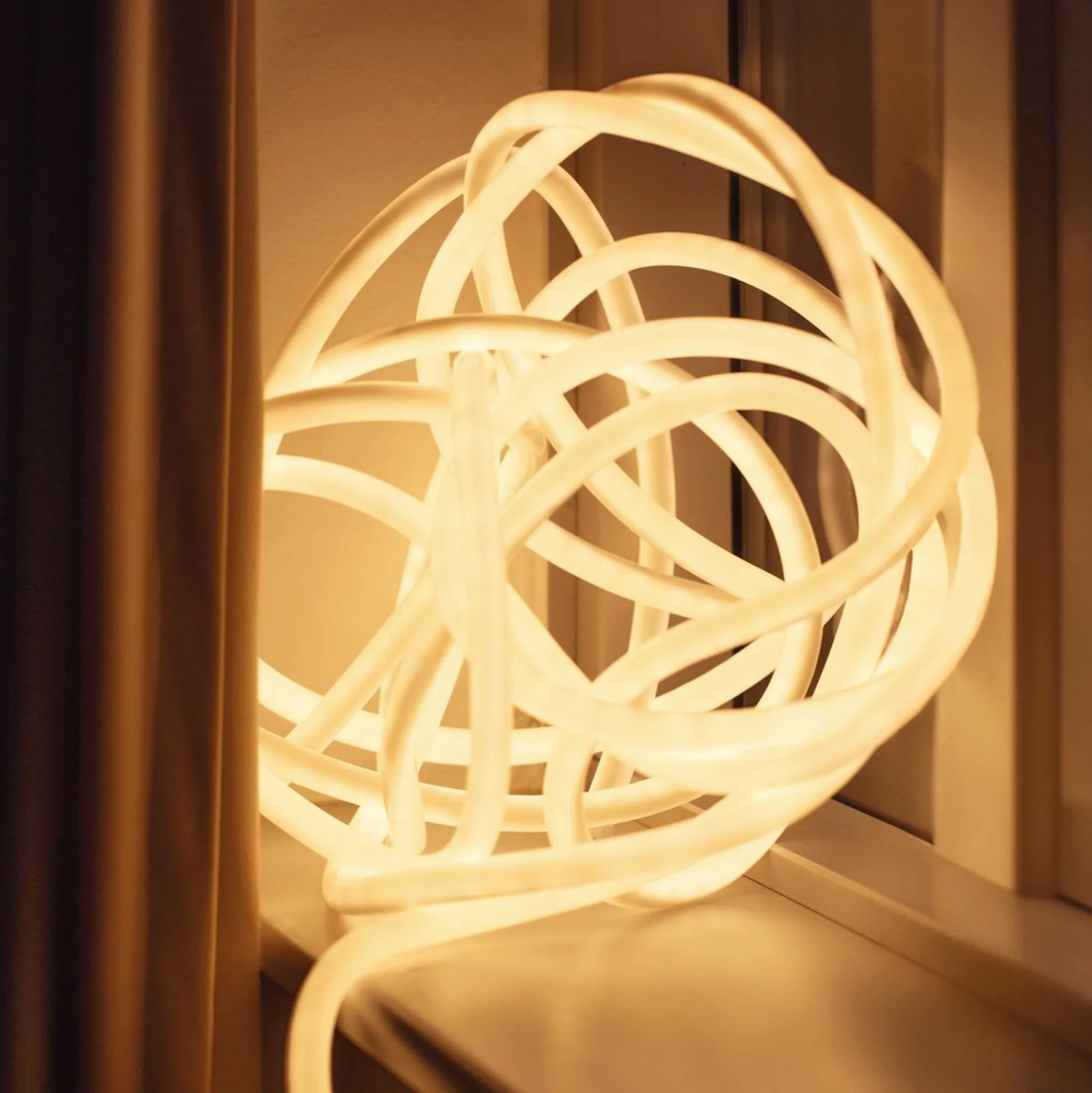 Neon indretningssæt, 10 meter, varm hvid LED strip, D16, 8W/m, 230V, 350lm/m, IP67