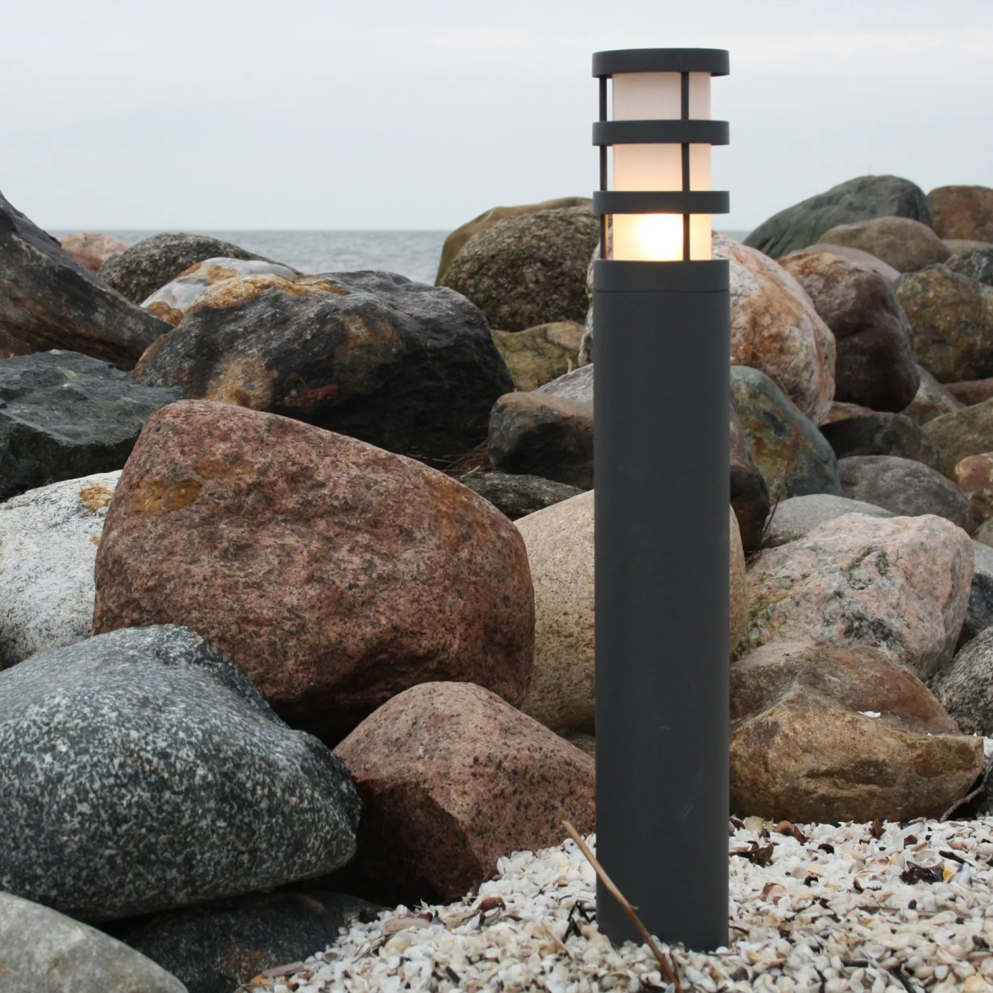 Nordtronic Filippa, udendørs pullert, E27, 230V, grafitgrå