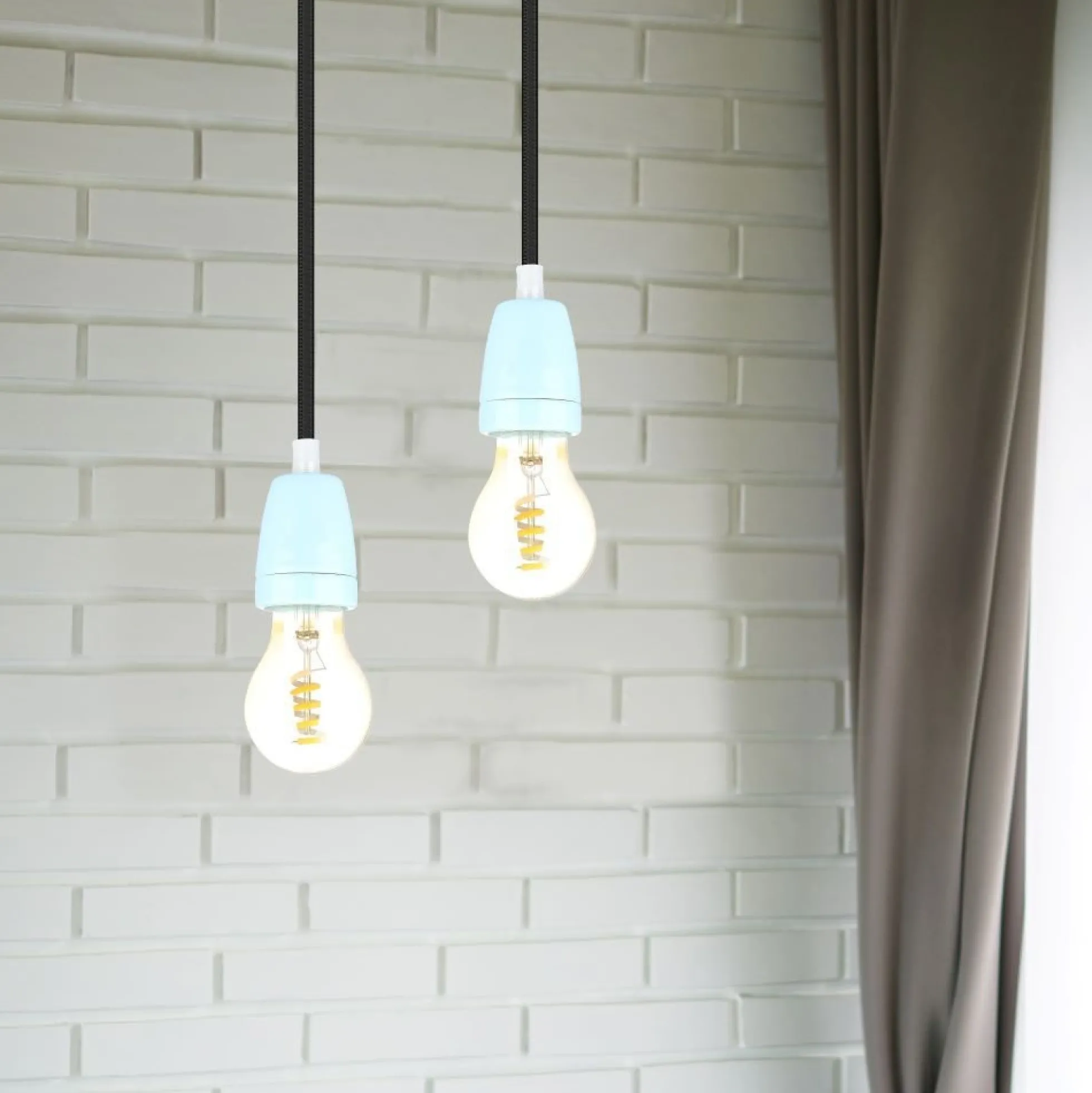 Porcelænsfatning, E27, max 60W, Ø4,7 x 6,4 cm, IP20 indendørs