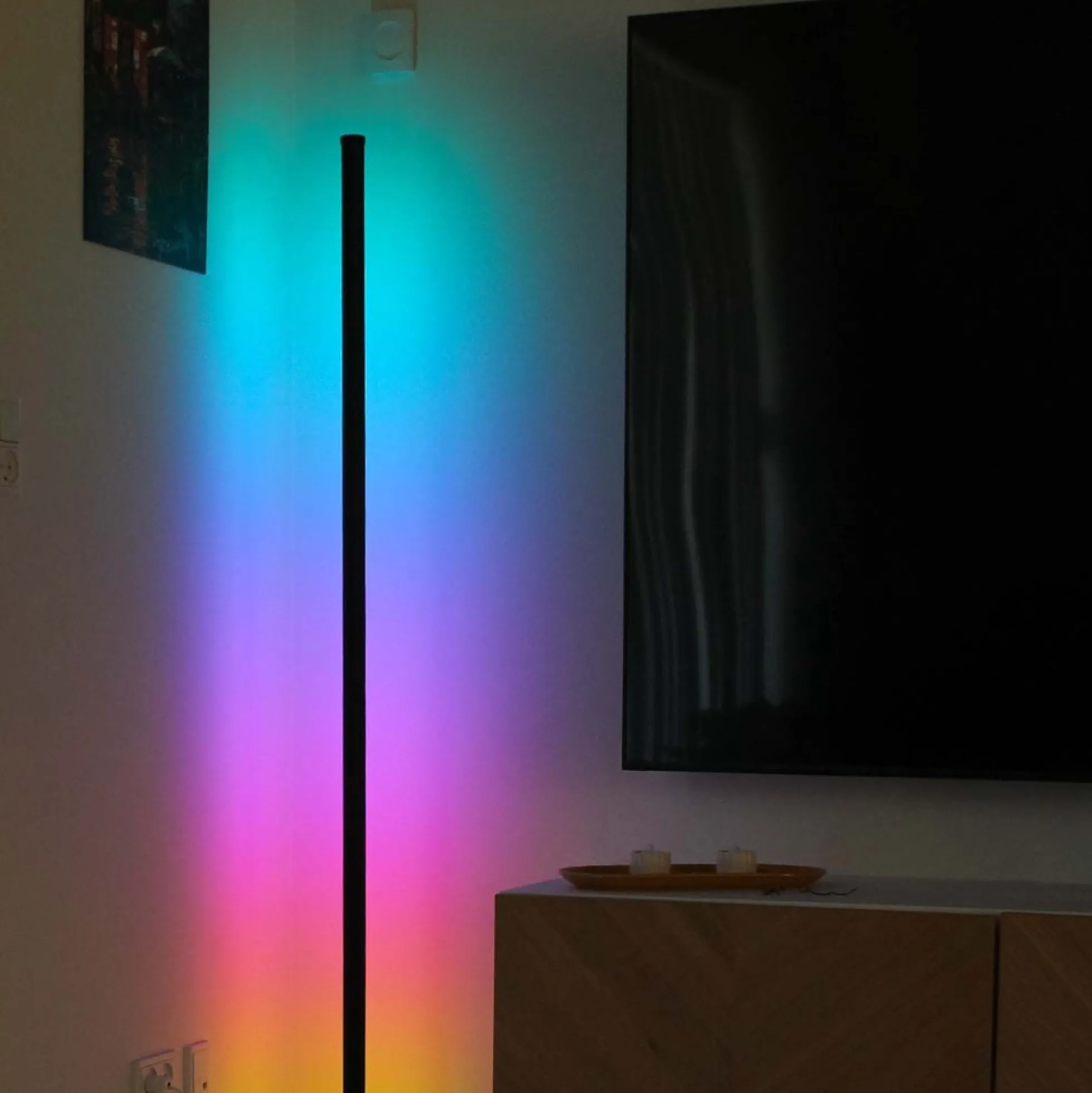 RGBIC hjørnelampe, gulvlampe, Wifi, app styring, 12W, 230V, 145cm, Aluminium