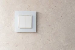 Shelly BLU Wall Switch 4 ZB, batteritryk, Bluetooth + Zigbee, uden ramme