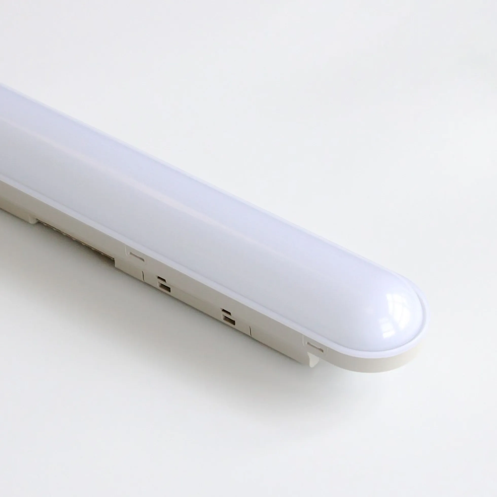 Spectrum Limea Connect 36W LED armatur - 120 cm, IP65 vandtæt, 147 lm/W, gennemfortrådet, 230V