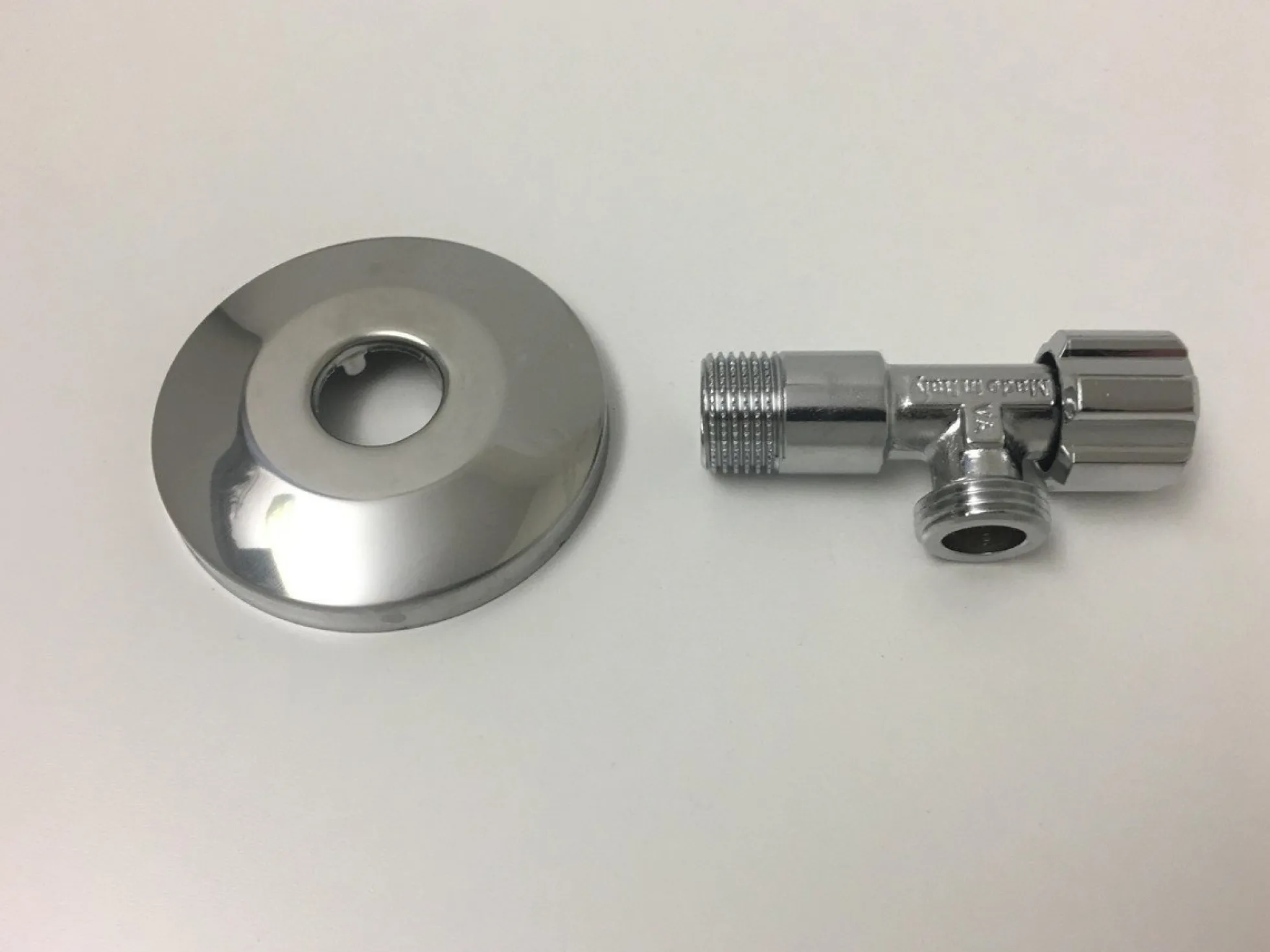 stopventil 1/2" x 1/2" med 77 mm roset kort version