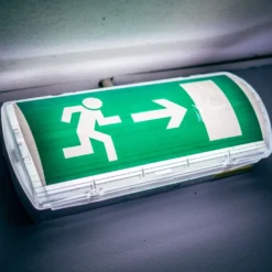 V-Tac nødbelysning / exit skilt, 3W, udgangslys, inkl. batteri og piktogrammer, kold hvid