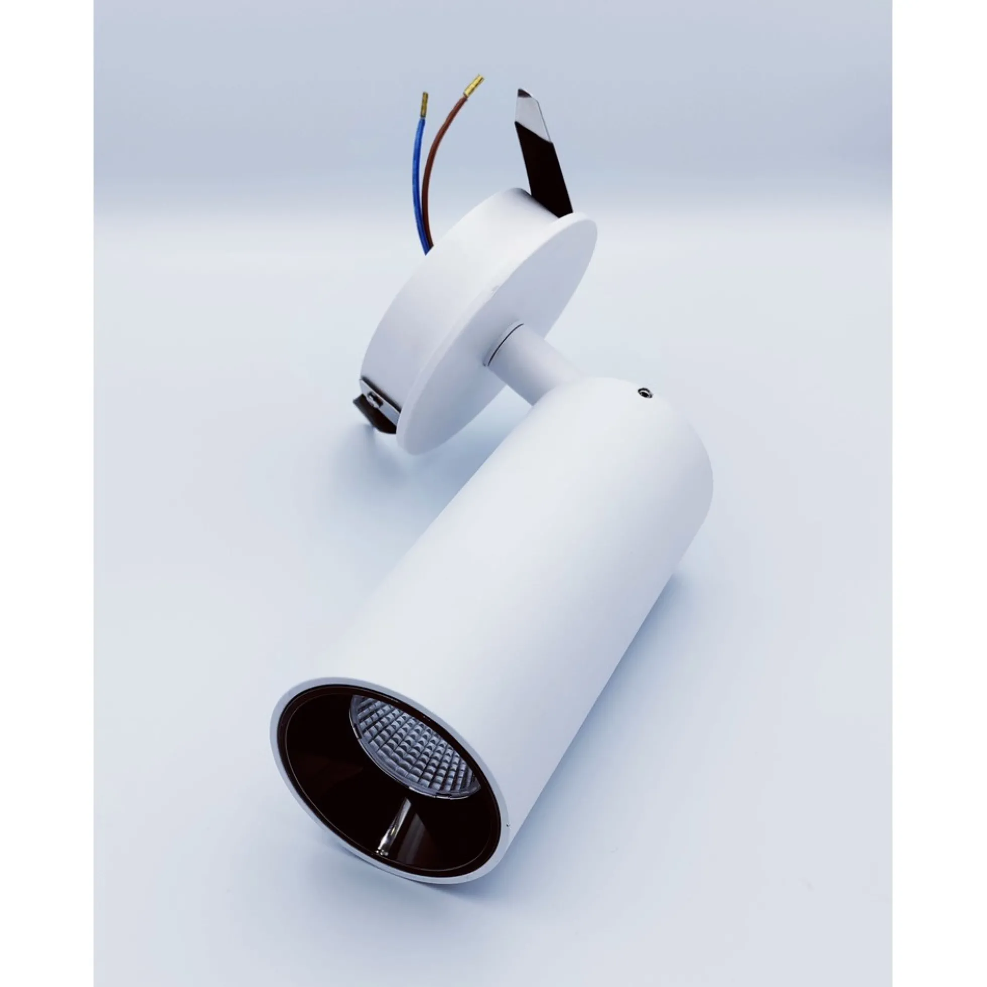 12W indbygningsspot, Ø 8 cm, hvid, RA 90, hul: Ø 7,5 cm, Osram LED, ikke dæmpbar, varm kulør, 38° spredning