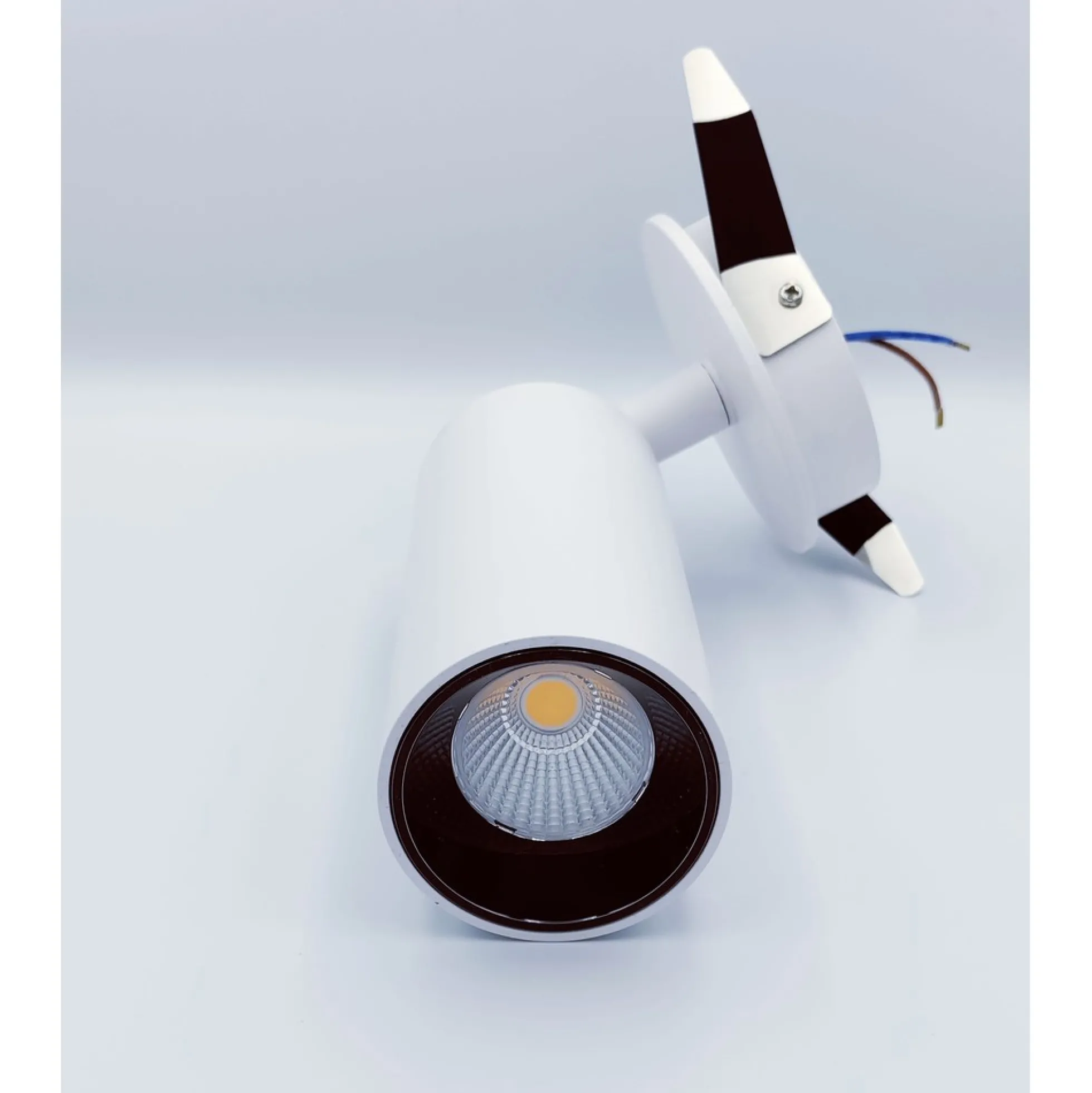 12W indbygningsspot, Ø 8 cm, hvid, RA 90, hul: Ø 7,5 cm, Osram LED, ikke dæmpbar, varm kulør, 38° spredning