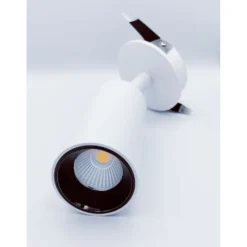 12W indbygningsspot, Ø 8 cm, hvid, RA 90, hul: Ø 7,5 cm, Osram LED, ikke dæmpbar, varm kulør, 38° spredning